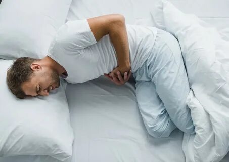 Позу эмбриона пациент принимает при