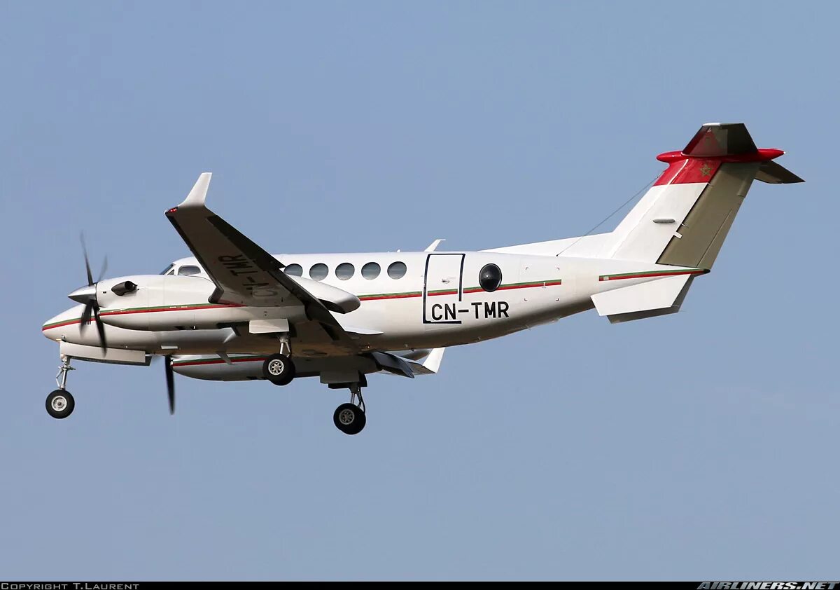 Аир б. King Air-350 b300. Beechcraft super King Air 350er. Beechcraft 350 King Air (b300). Beech 300 super King Air 350.