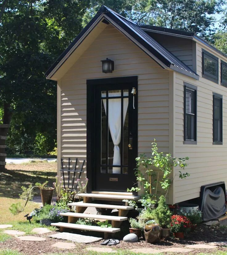 They built this house. Тини Хаус. Гостевые домики tiny House. Дачный домик. Маленький домик.