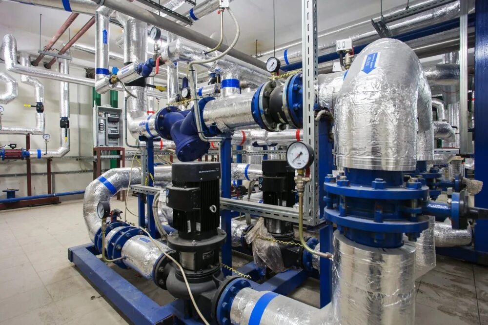 Тепловой узел. Автоматический тепловой узел 002-024-2019итп. Монтажник отопления и водоснабжения. Опрессовка системы отопления. Отопление в многоквартирном доме.