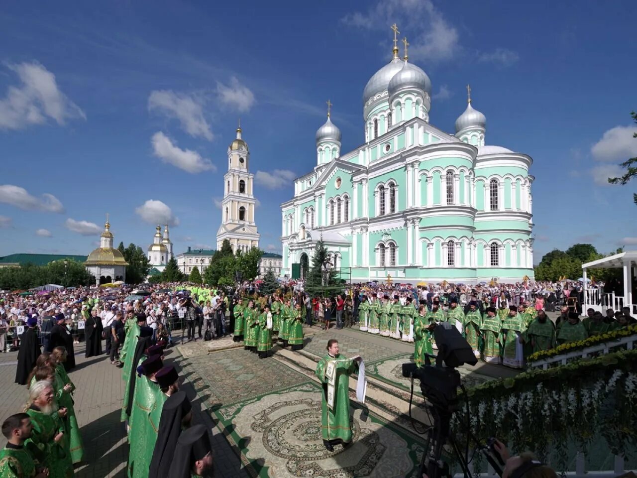 Свято-Троицкий Серафимо-Дивеевский монастырь. Паломничество в дивеево