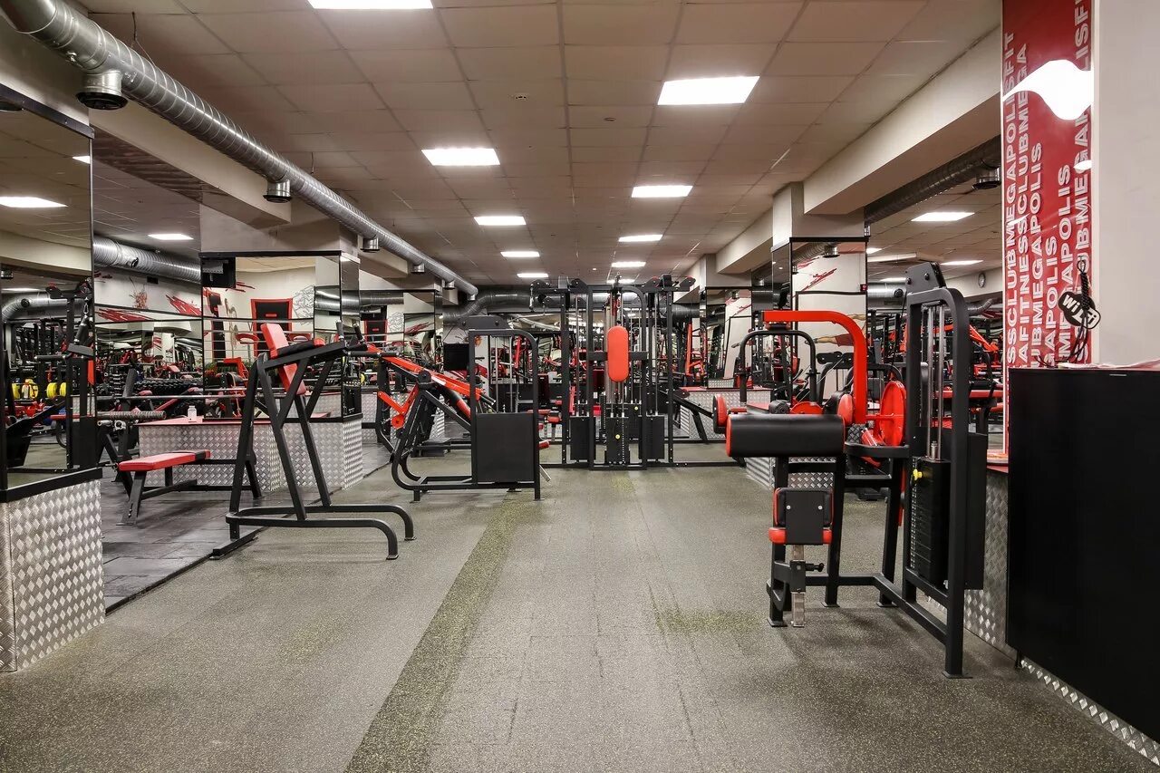 Мегаполис гатчина магазины одежды. Пункт оспопрививания старое фото. Мегаполис закрыт. Киото брянск ресторан мегаполис. Мегаполис закрыт.