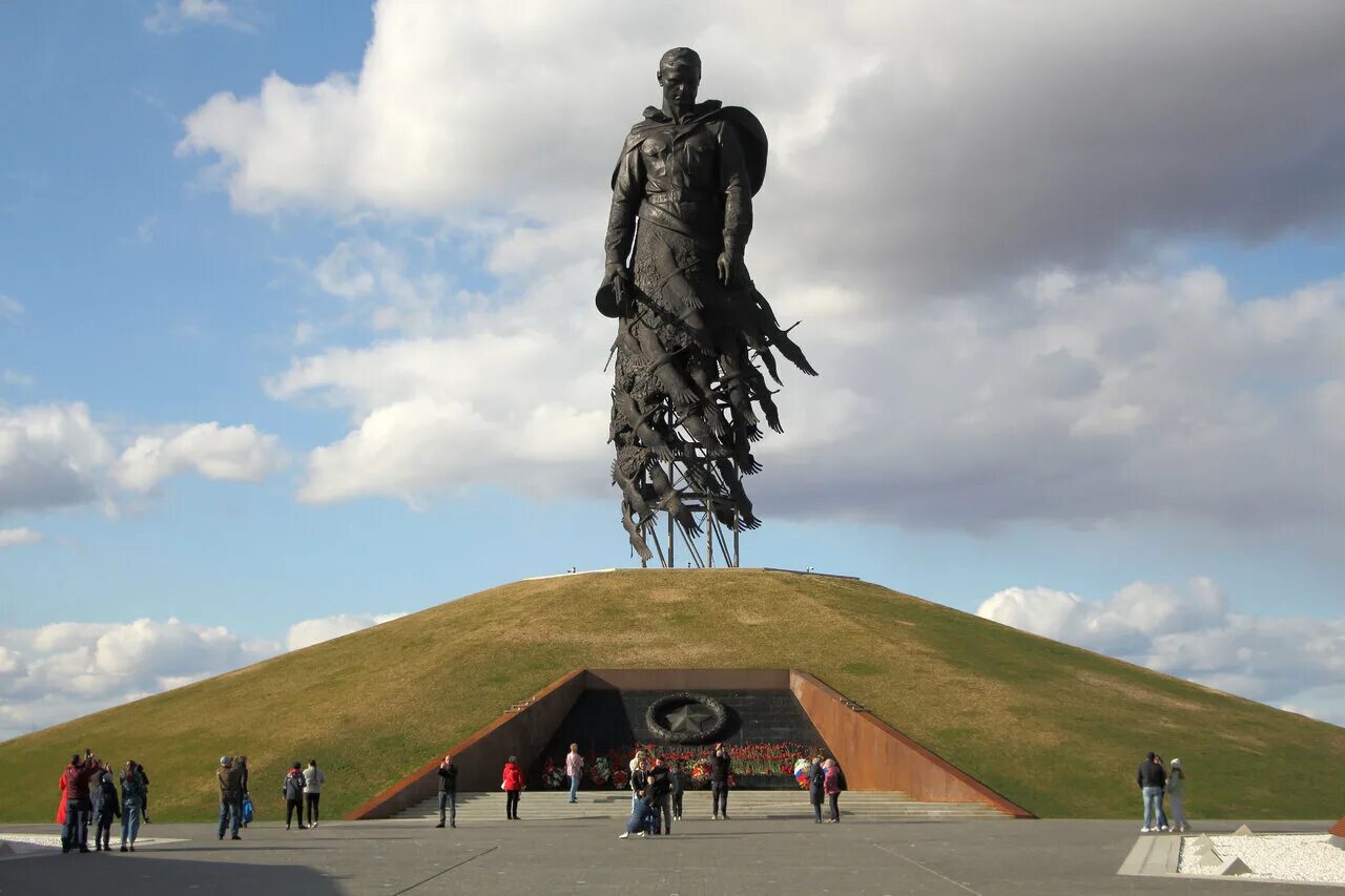 Ржевский мемориал советскому солдату. Мемориальный комплекс подо ржевом. Ржевский мемориал автор. Ржевский мемориал. Ржевский мемориал автор.