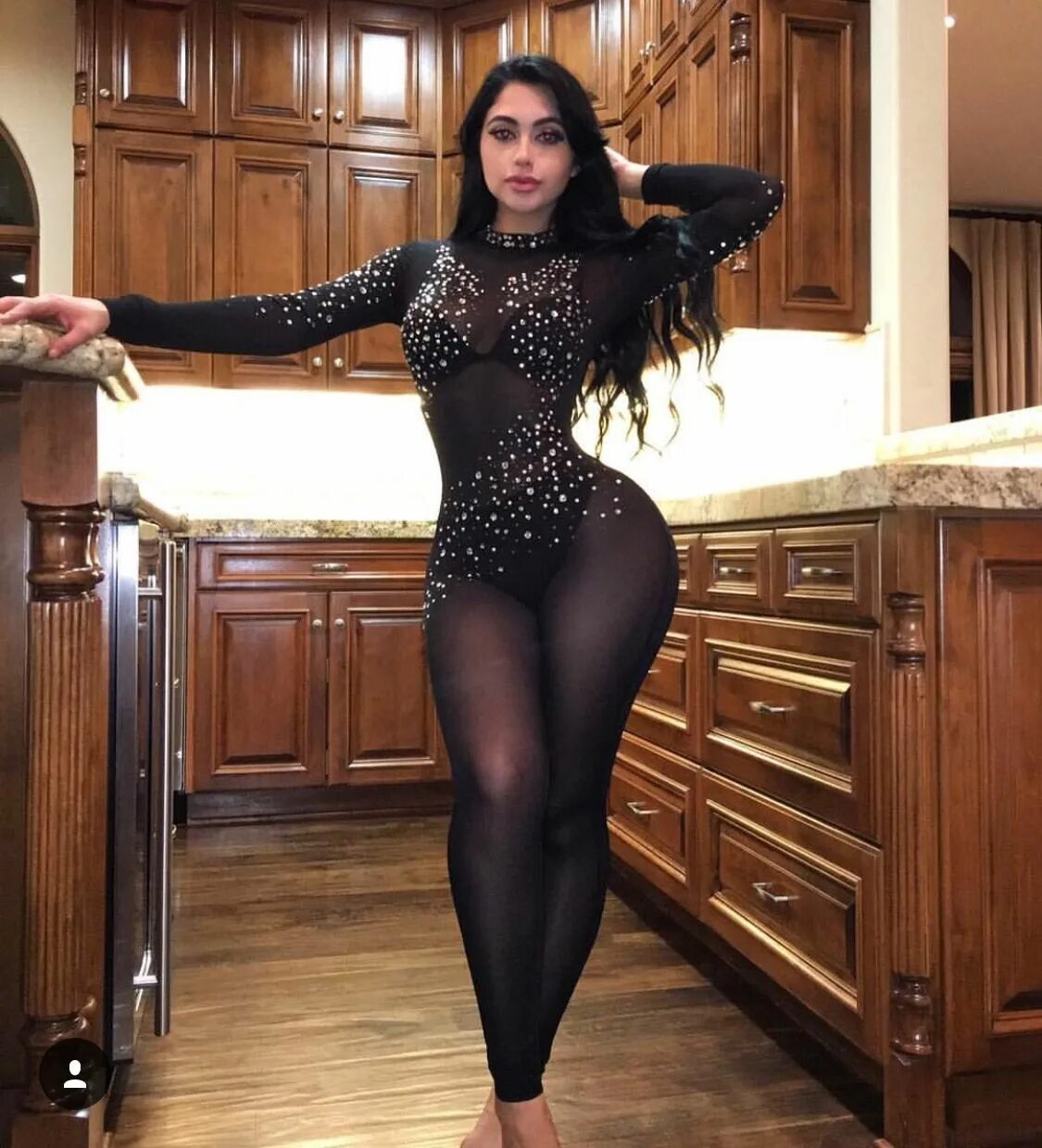 Зрелая жопастая тетка. Jailyne Охеда Очоа леггинсах. Jailyne Ojeda 2017. Широкие бедра вколго ках.