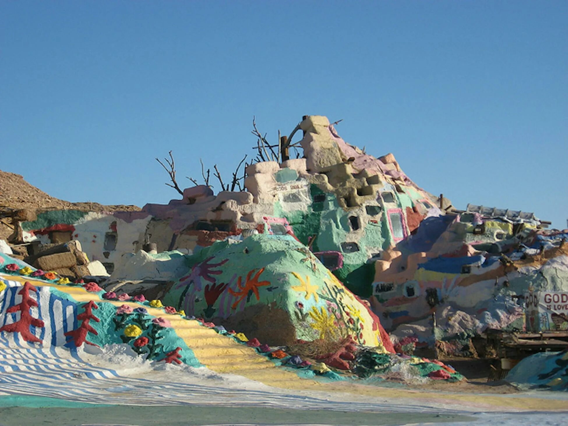 Слэб сити калифорния фото. Slab city in california. Slab city. Слэб-сити город. Слэп сити америка.