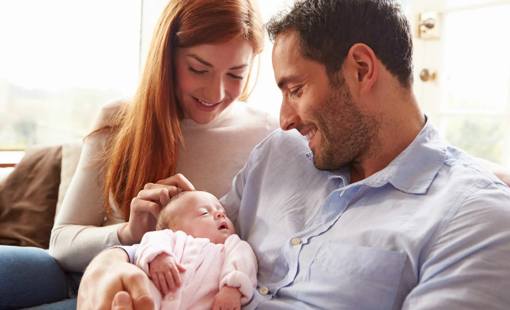 Дети жених и невеста. Дети с женщинами на свадьбе. Семья с младенцем. Второй ребенок в новом браке. Семья уоттс.