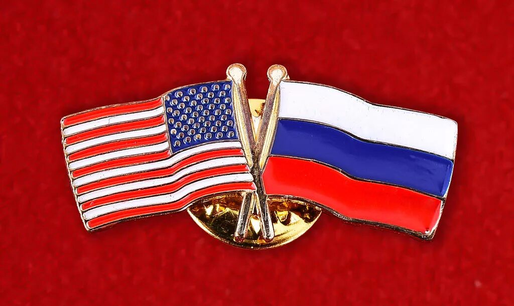 Российско-американские. Флаг России и США. Россия и Америка Дружба. Русско американский флаг. Americans in russia