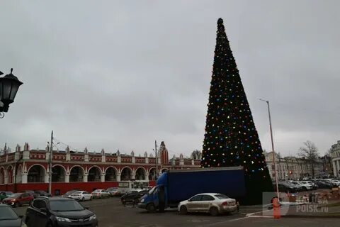 Украсить главную елку