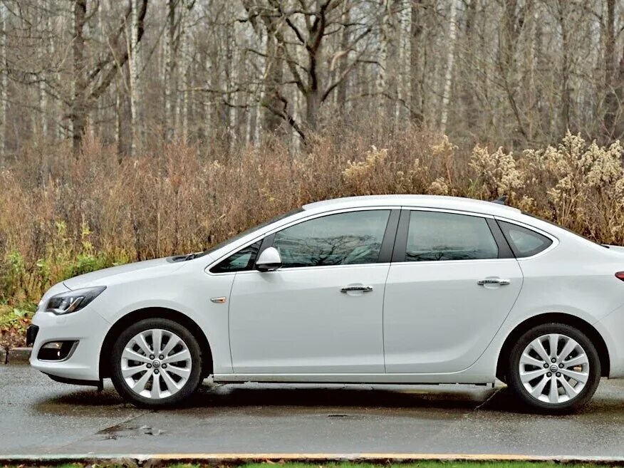 Opel astra 2012. Astra j седан.