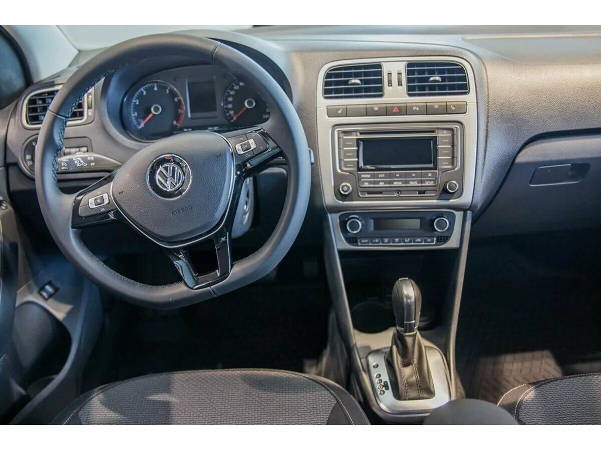 Комплектация автомобилей по возрастанию. Фольксваген поло максимальная комплектация 2012. Skoda octavia a7 interior. Faw x80 габариты. Комплектация авто.