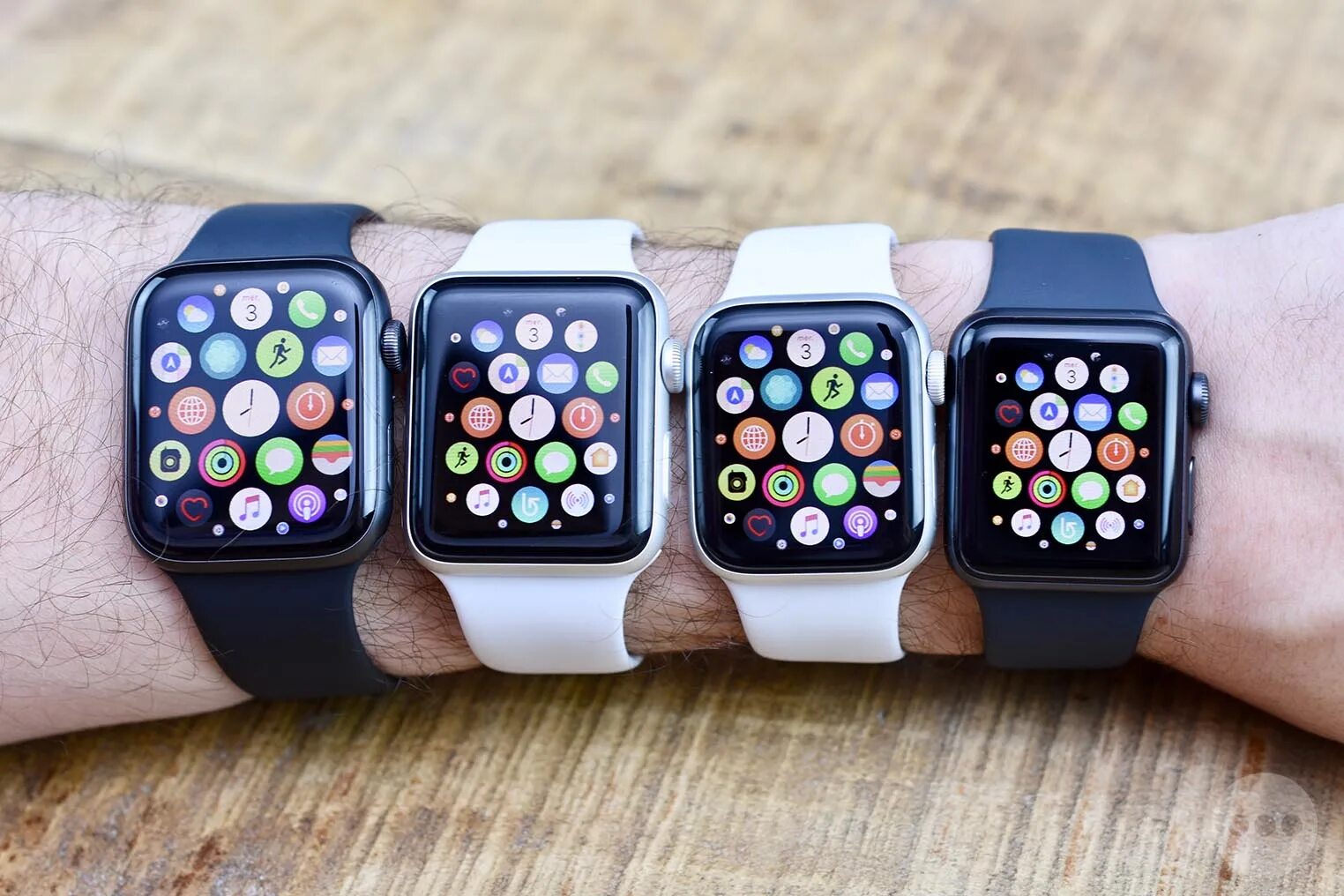 Часы apple сравнение. Эпл вотч 6. Смарт часы Аппле вотч. Часы эпл вотч 7. Apple watch 6 44 mm.