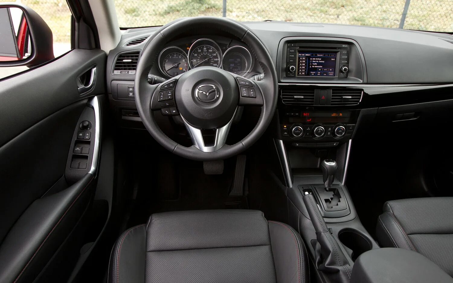 Сх 5 механика. Mazda CX-5 2013. Mazda CX 5 салон. Мазда СХ-5 комплектации салон. Мазда СХ-5 2014 комплектации салона.