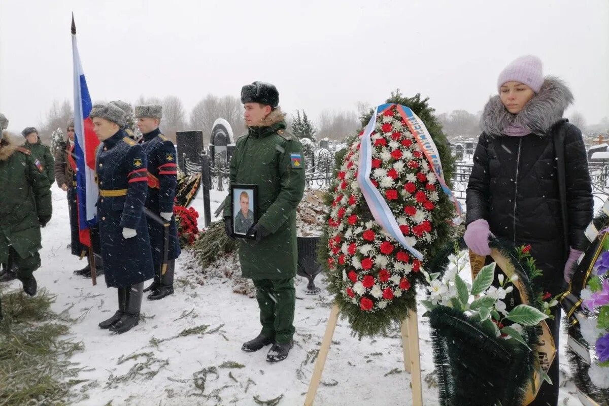 В Кашине простились с погибшим. Похороны военного погибшего. Могилы погибших в спецоперации.