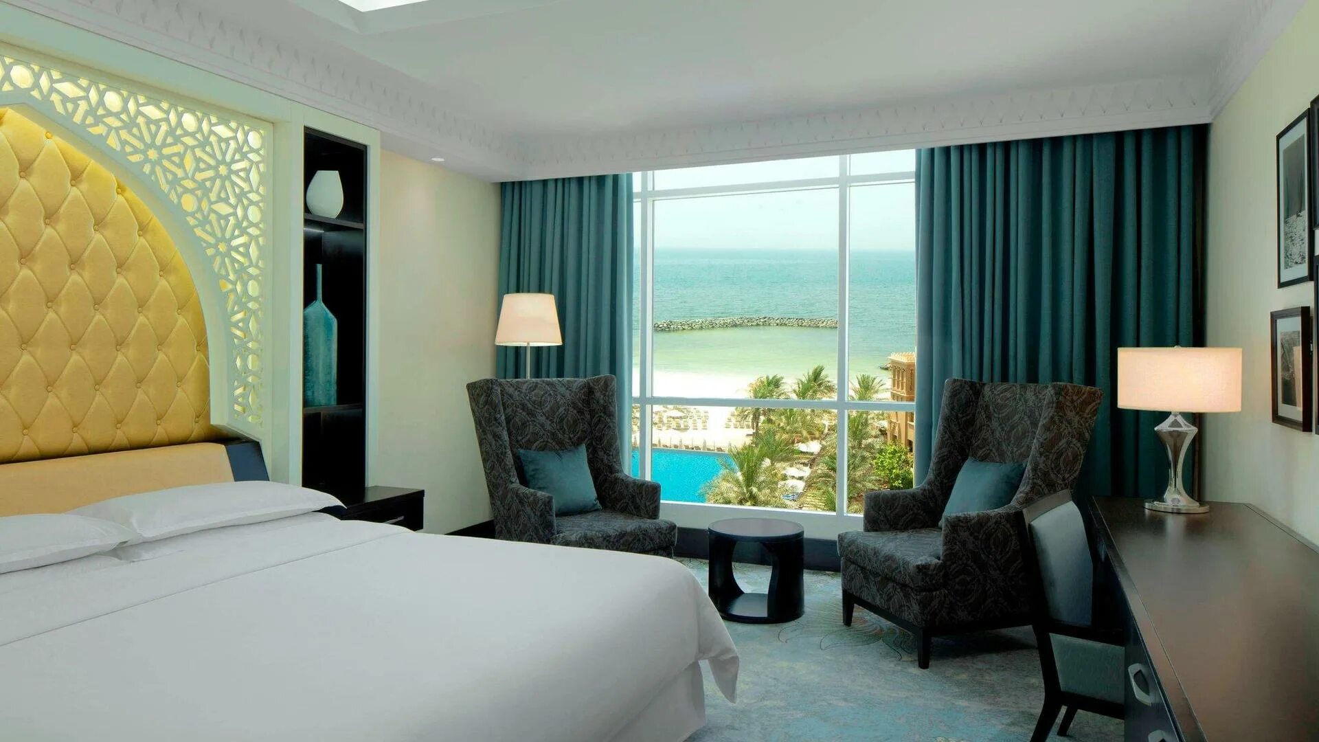 Отель хилтон дубай марина. Аджман (ajman). Оаэ береговые отели. Дубай пальма джумейра отели. Оаэ береговые отели.