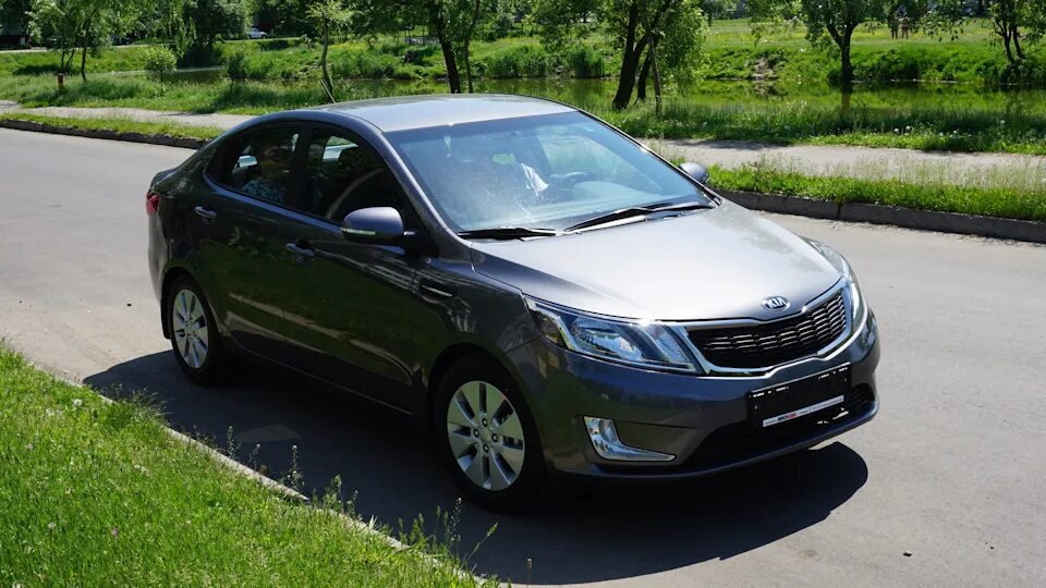 Kia Rio r10. Kia r4. Киа Рио 3 карбон грей. Киа Рио 3 дорестайл.