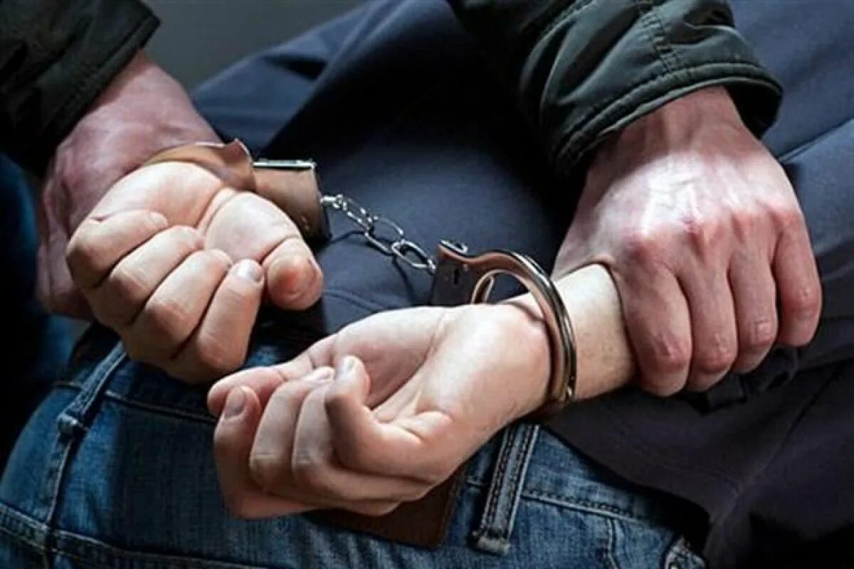 Подозреваемый. Задержан мужчина подозреваемый в убийстве. Задержан мужчина подозреваемый в убийстве. Задержан мужчина подозреваемый в убийстве. Задержан мужчина подозреваемый в убийстве.