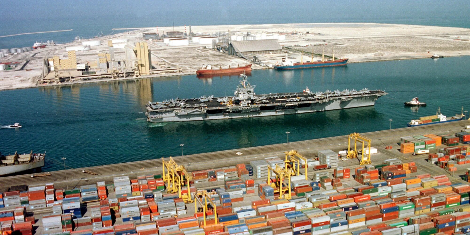 Jebel ali port. Jebel ali port