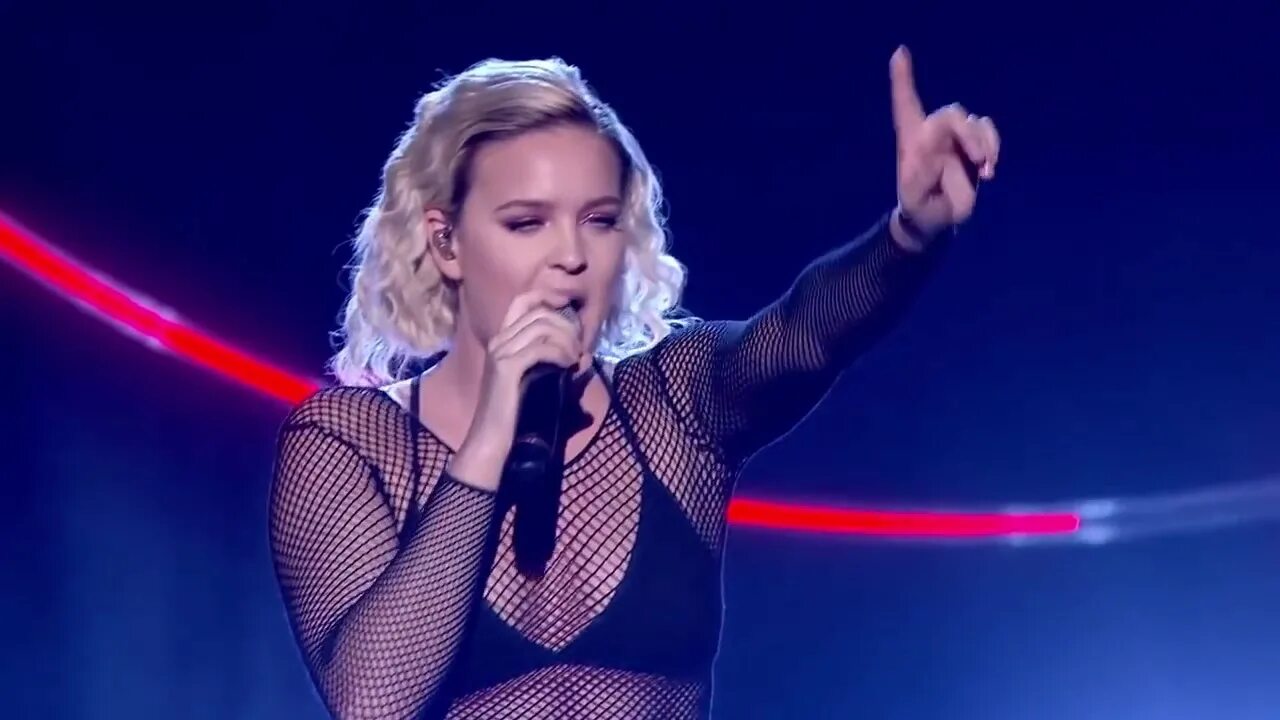 Энн-мари (певица). Клин бандит рокабай. Anne marie baby. Anne marie 2002. Clean bandit feat sean paul anne marie rockabye.