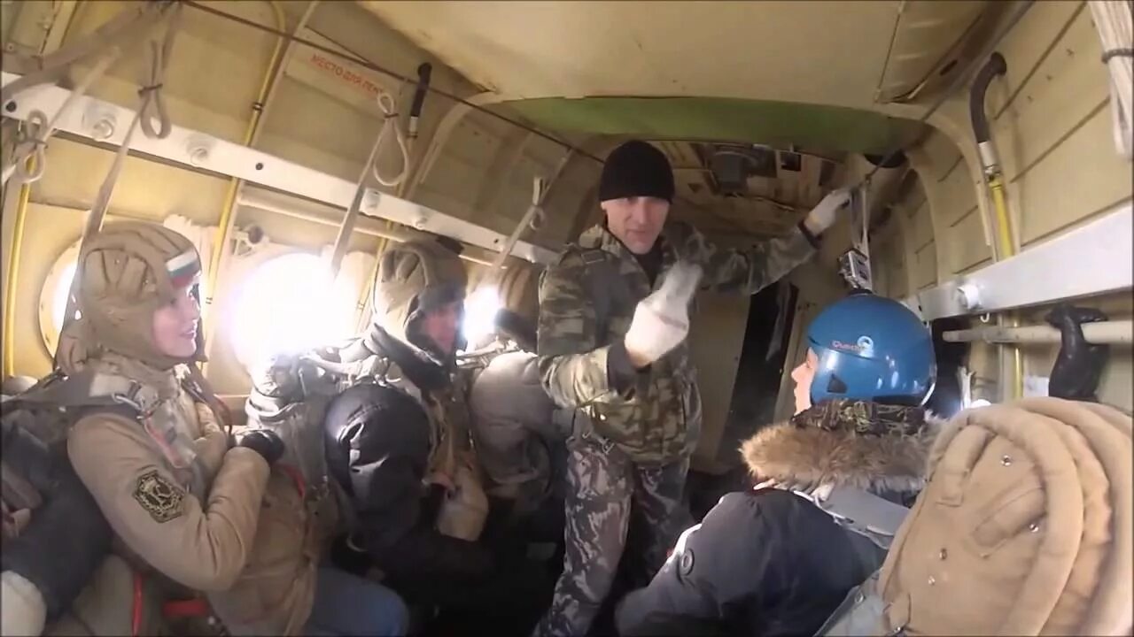 Аэродром волосово прыжки с парашютом. Аэродром волосово прыжки. Быньги прыжки с парашютом. Прыжки с парашутомдосааф. Волосово прыжки с парашютом в 90 годы.
