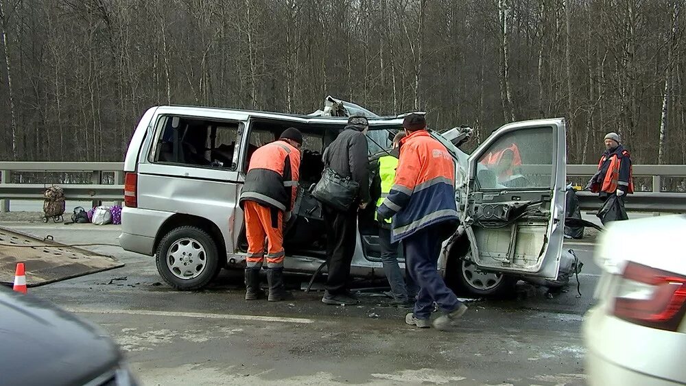 Происшествия в домодедово сегодня. Дтп в домодедовском районе. Столкновение поезда с автомобилем. Пожар в аэропорту домодедово. Происшествия в домодедово.