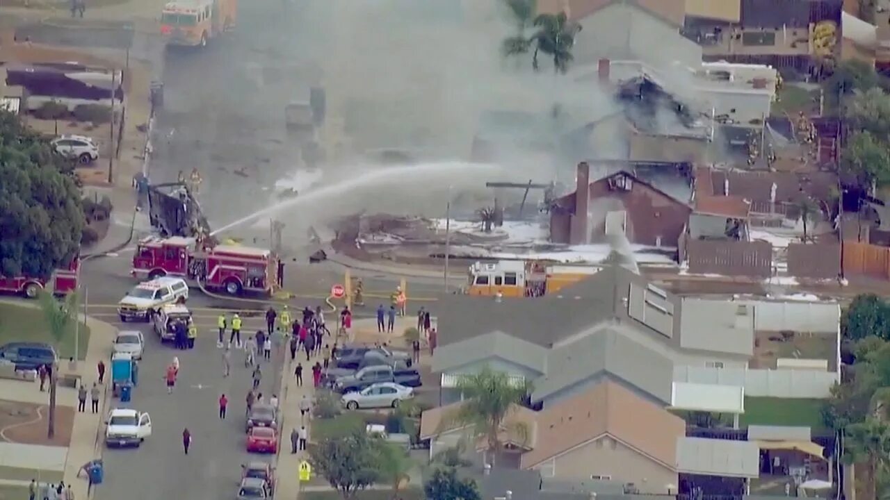 Упавший самолет сша. Самолёт врезался в гору. Упал легкомоторный самолет в сша. Упавший самолет сша. Упавший самолет сша.