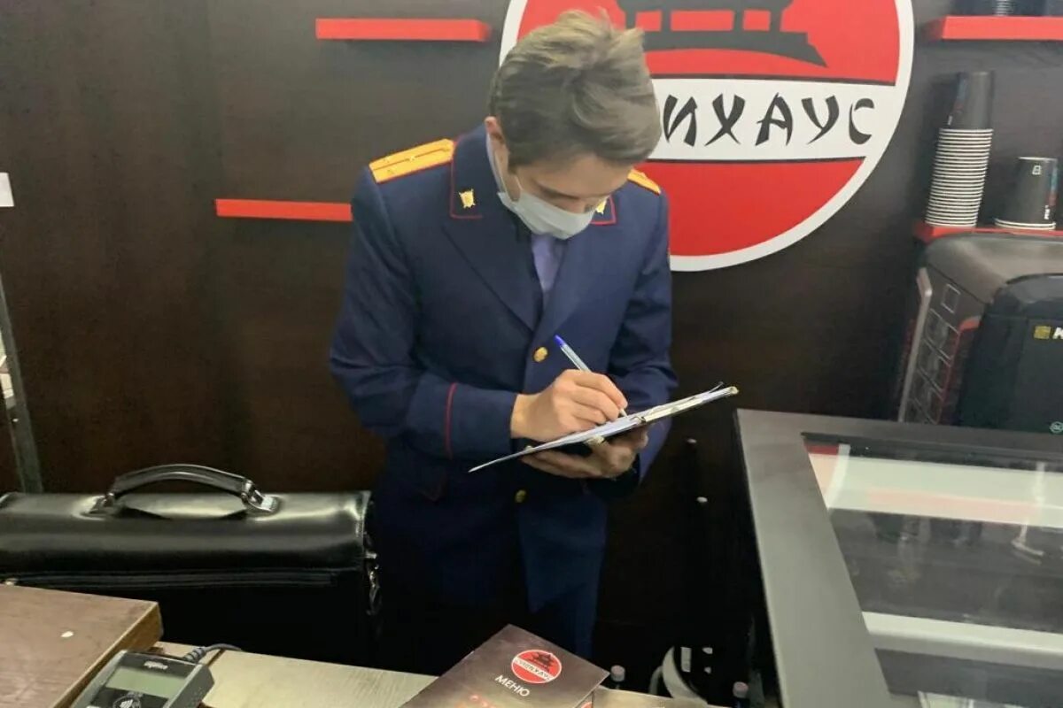Отравление в кафе. Суши хаус татарск. суши татарск новосибирская область. отравление суши.