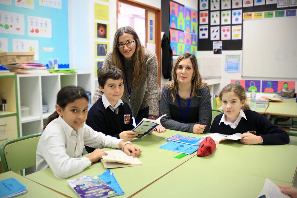 Начальная школа в Испании. Caxton College Испания. Начальное образование в Испании. Образование в Испании в начальной школе. В школе испанский язык изучают 90 учащихся