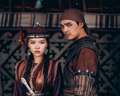 шұлық киген 40 жастан асқан жалаңаш әйелдер