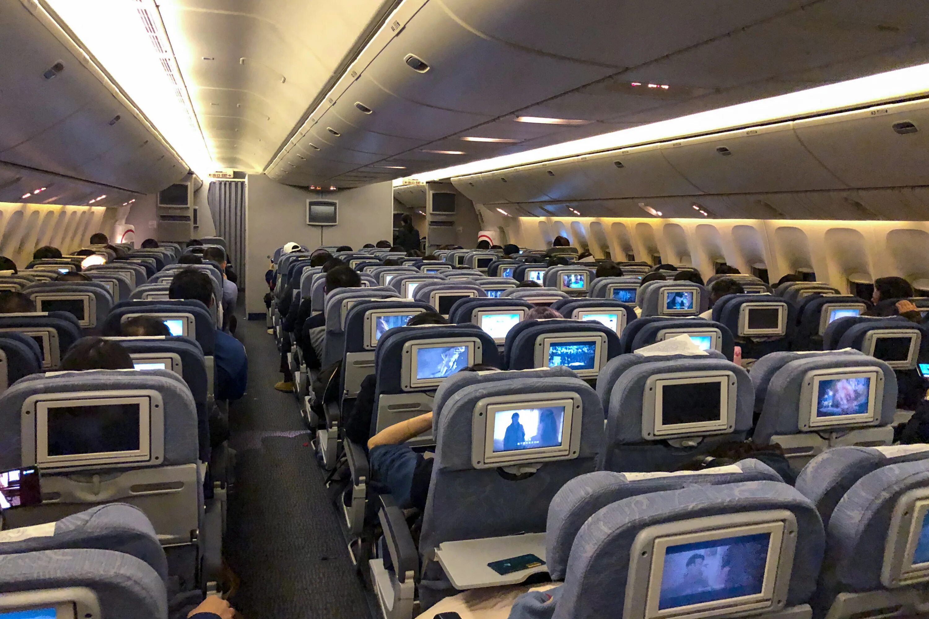 Boeing 777-300ER Emirates - największy samolot pasażerski latający do Polski