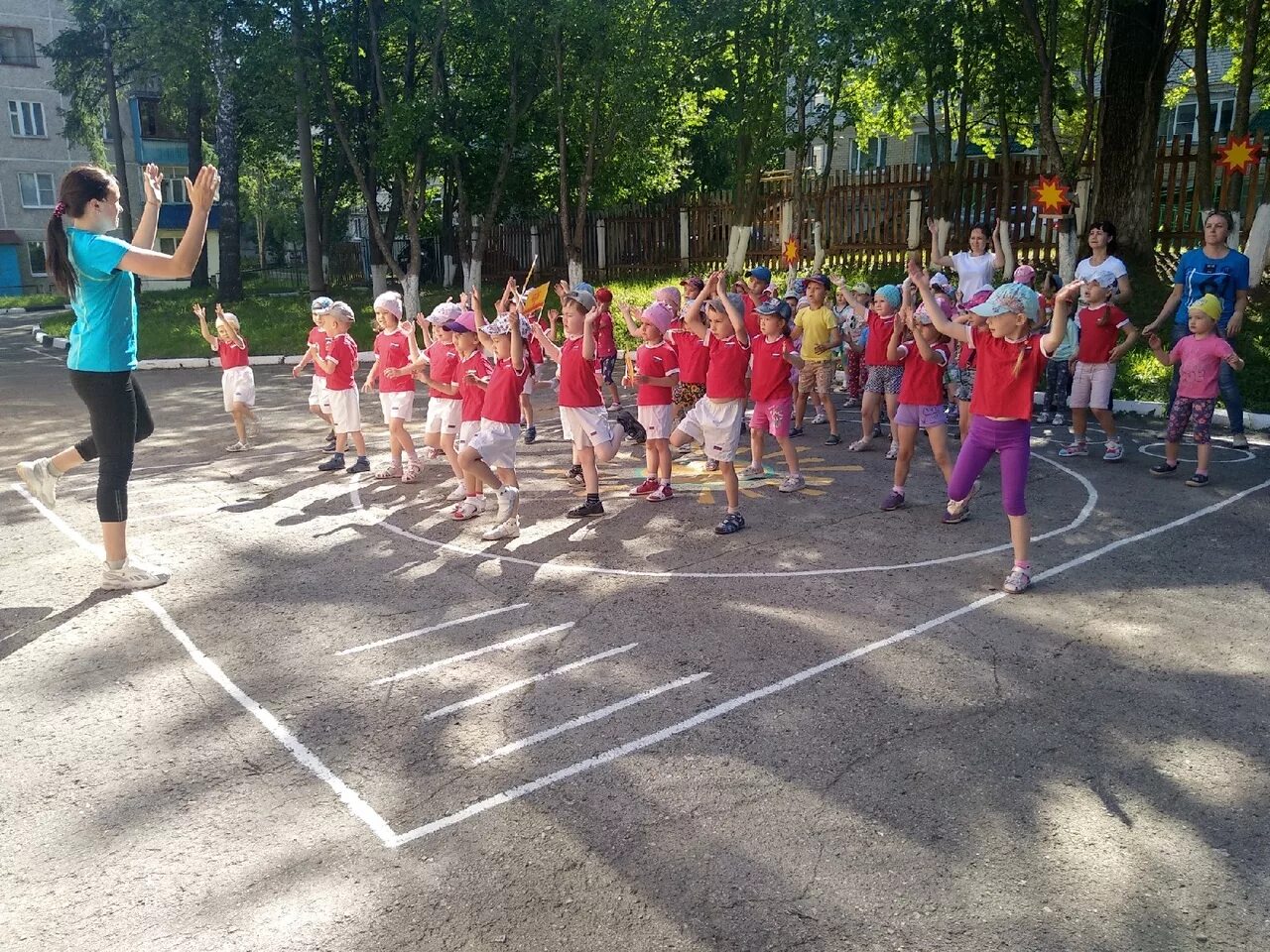 флешмоб для детей. флэшмобы для детей в детском саду. флешмоб для детей с движениями. детский танцевальный флэшмоб. флешмоб детском саду с движениями.