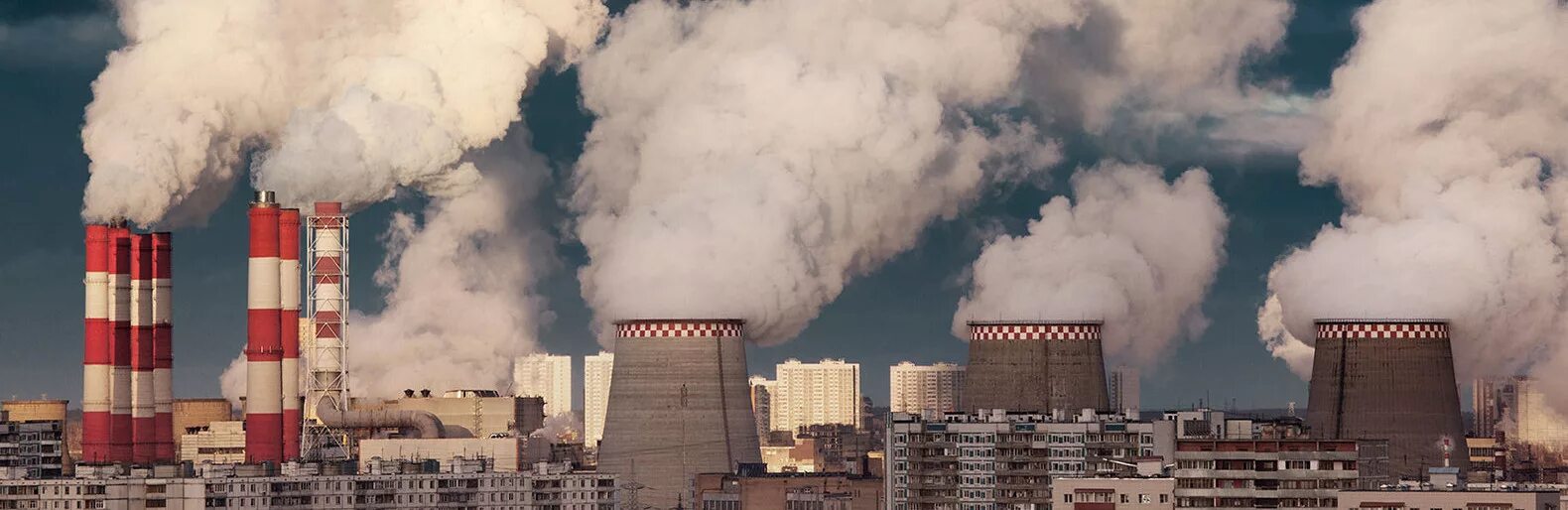Выброс химических соединений. Омск химический завод выбросы. Химические вещества загрязняющие атмосферный воздух. Загрязнение воздуха предприятиями. Выбросы в атмосферу загрязняющих веществ.