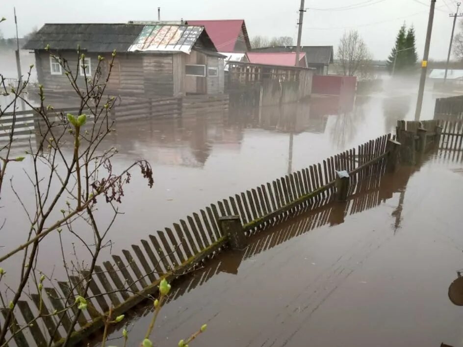 В каких районах подтопление. Сямжа Вологодская область потоп весной. Половодье Вологодская область. Половодье Вологда. Потоп в Верховажье.