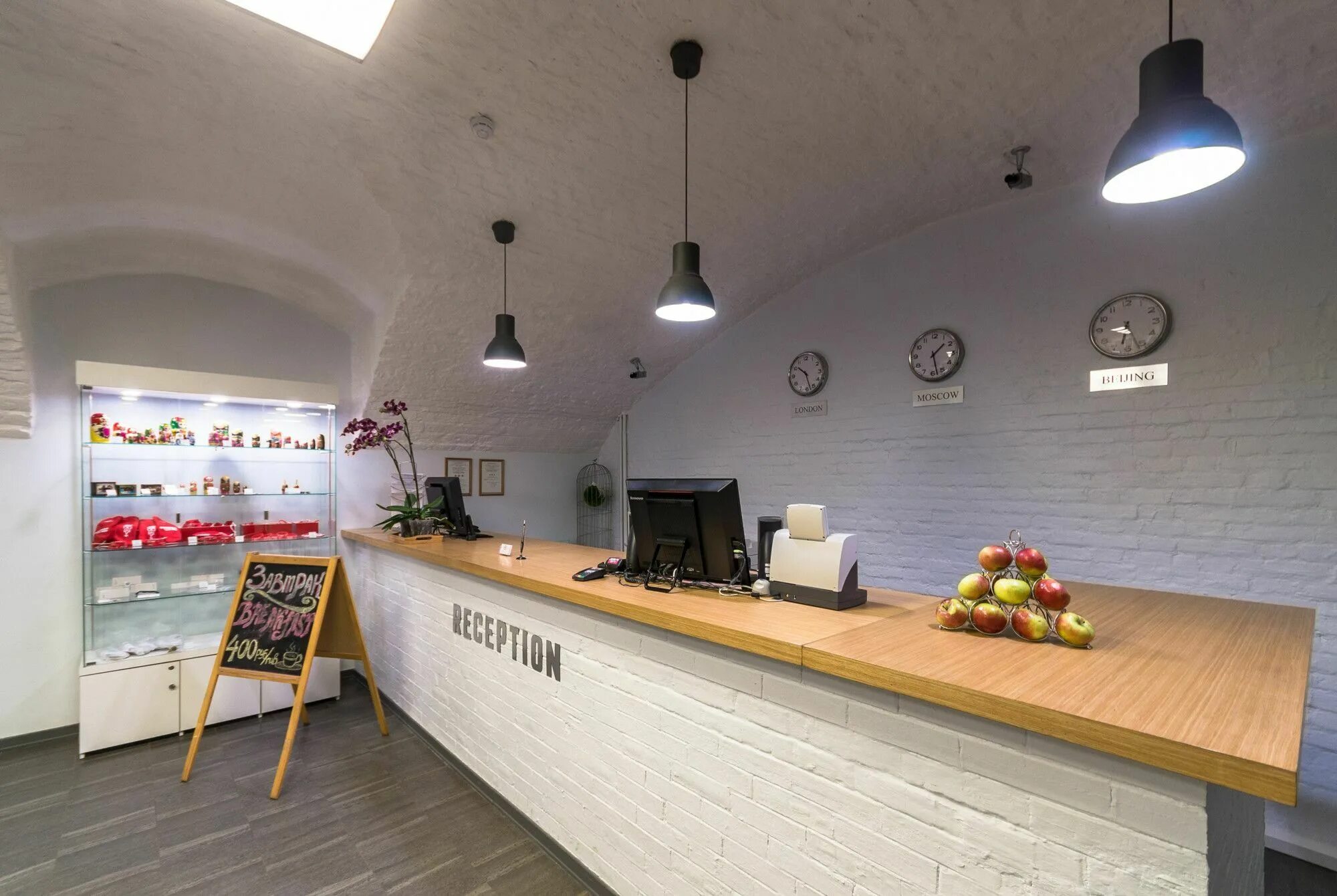 Три 3 москва. Три 3 москва. 3z офтальмологическая клиника в москве. Комсомольская площадь 3 вокзалов в москве. Москва питер луховицы три столицы.