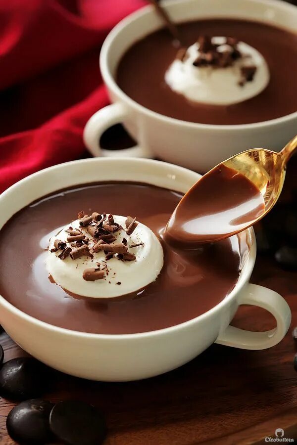 Горячий шоколад без шоколада. Горячий шоколад. Чашка горячего шоколада. Какао напиток. Кофе и шоколад.