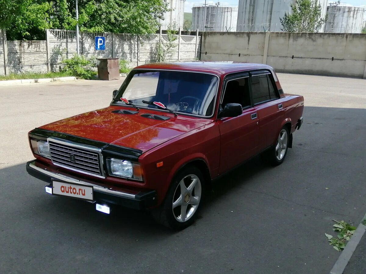 Авито купить красные. ВАЗ 2107 1997 красная. ВАЗ-2107 «Жигули». ВАЗ 2107 седан красный механика. ВАЗ 2107 1982.