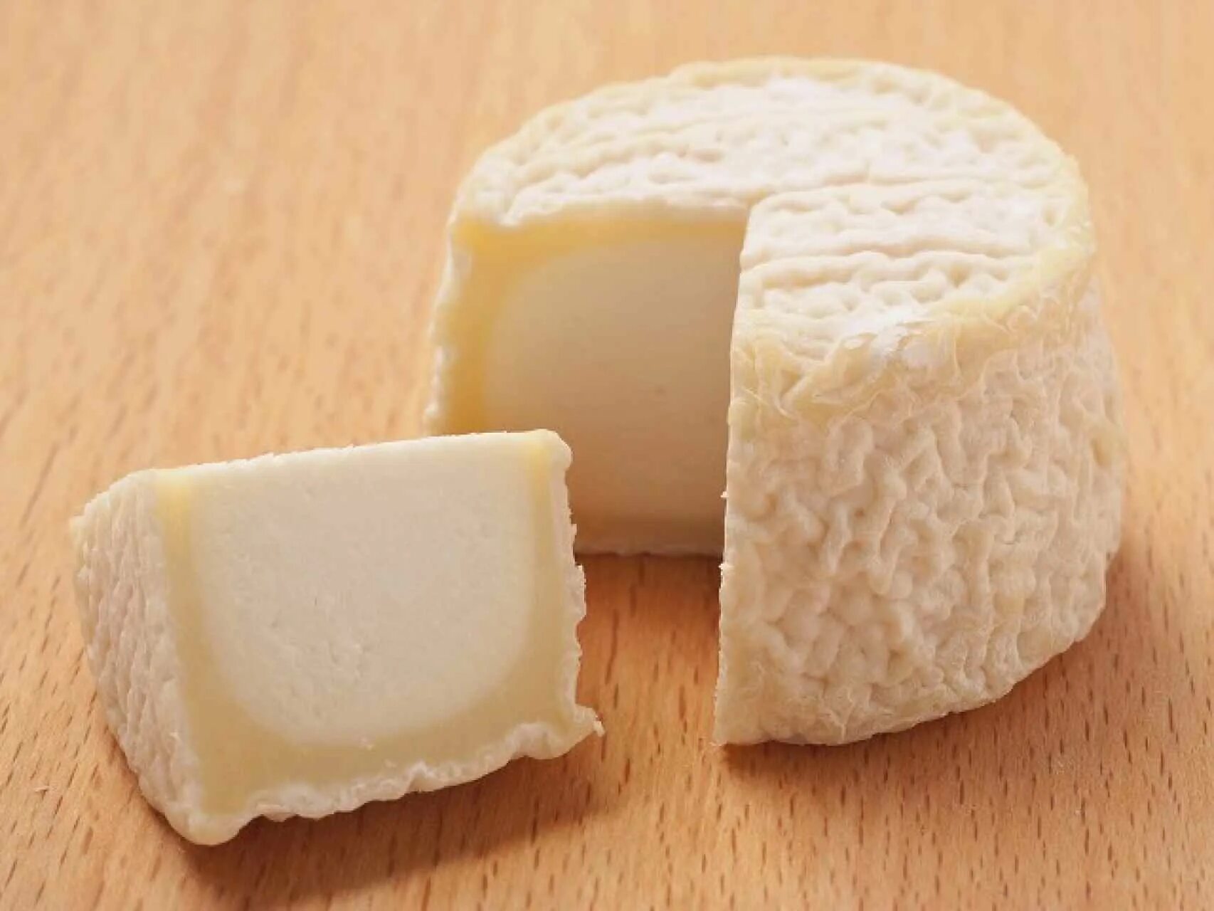 Козий сыр из фермента. Кроттен-де-Шавиньоль сыр. Сыр Кротен козий. Сыр crottin de Chavignol. Crottin (маленький козий сыр).