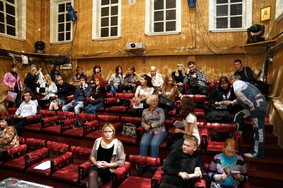 Хожу в театральную студию. Хожу в театральную студию