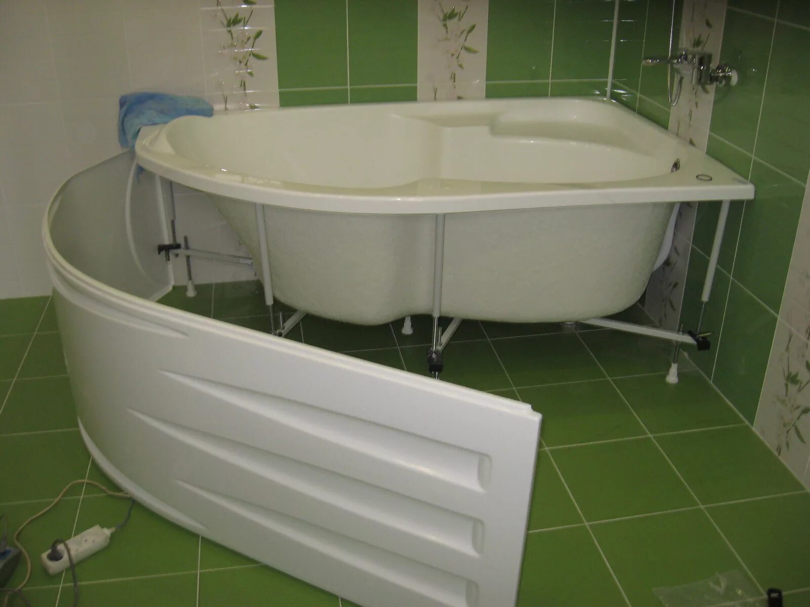 Замена ванны. Ремонт ванны замена. Сколько стоит ванна в самарканде. Акриловый вкладыш для ванной. Замена ванны.