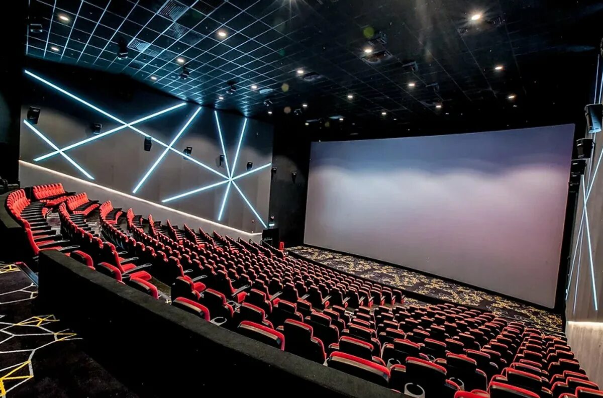 В каких кинотеатрах показывают дюну. Зал 4 Dolby Atmos. Экран кинотеатра. Кинозал экран. Кинотеатр видеоэкран.