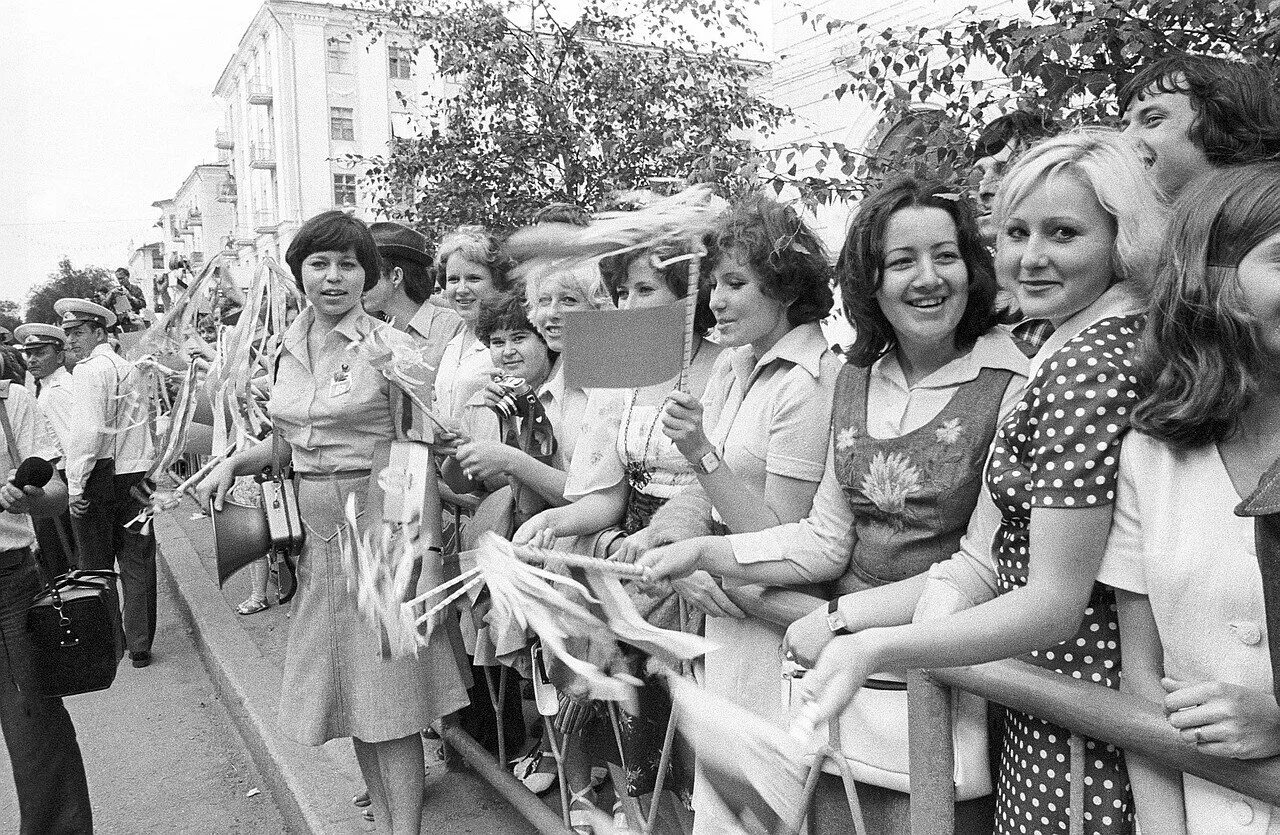 Отношения людей в ссср. 70-Е годы в СССР. Женщины. Счастливые советские люди. Советские люди 70х.