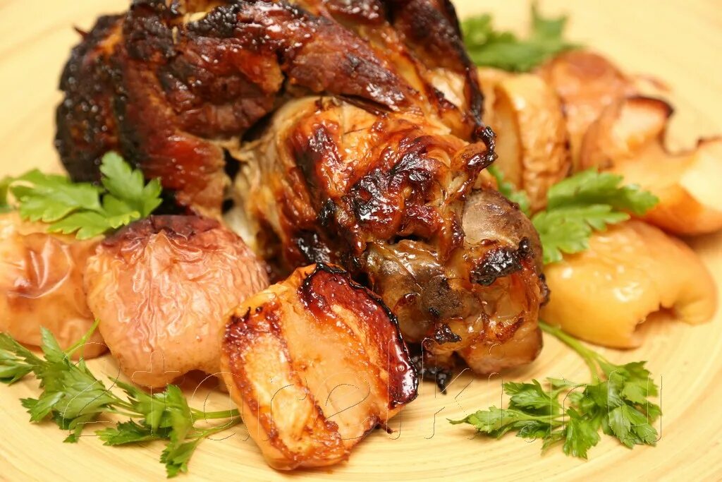Как приготовить вкусно рульку из свинины. Как приготовить вкусно рульку из свинины