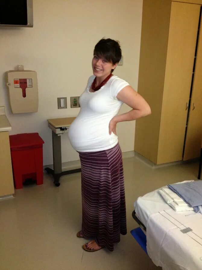 40 недель а родов нет форум. 41 Неделя беременности живот. Беременные животы на 40 неделе.