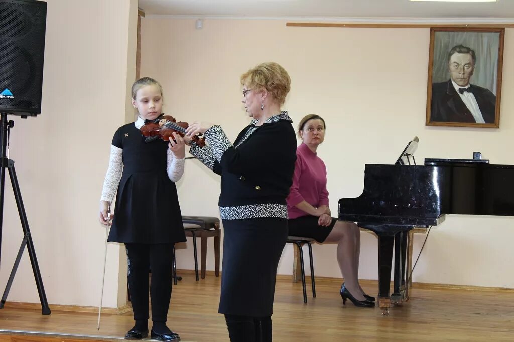 Музыкальный колледж екатеринбург. Обучение в музыкальной школе. Занятия в музыкальной школе. Черкасское музучилище. Учащихся музыкальное училище.