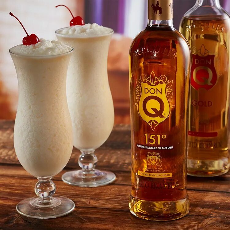 Пина колада алкогольный. Ром пина Колада. Сангрия пина Колада. Pina Colada rum. Пина Колада с виски.