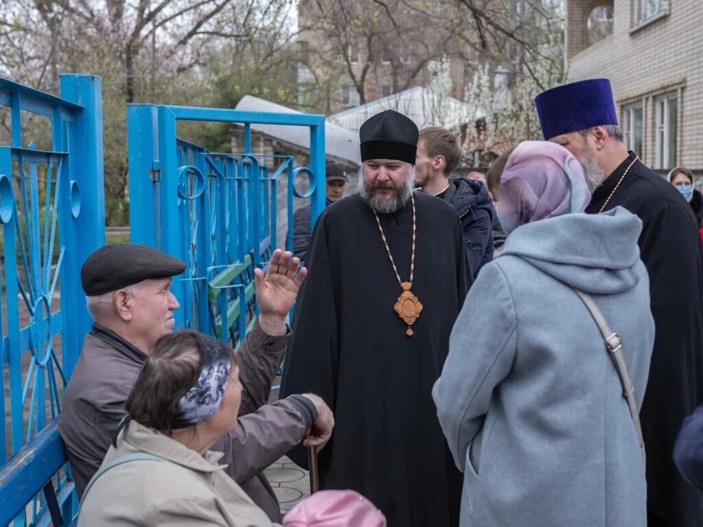 Помоги приходу. Шахтинская епархия. Каноническая территория РПЦ. Храм Покрова Каменск Шахтинского крест на рерритори. Собрав монастырь.