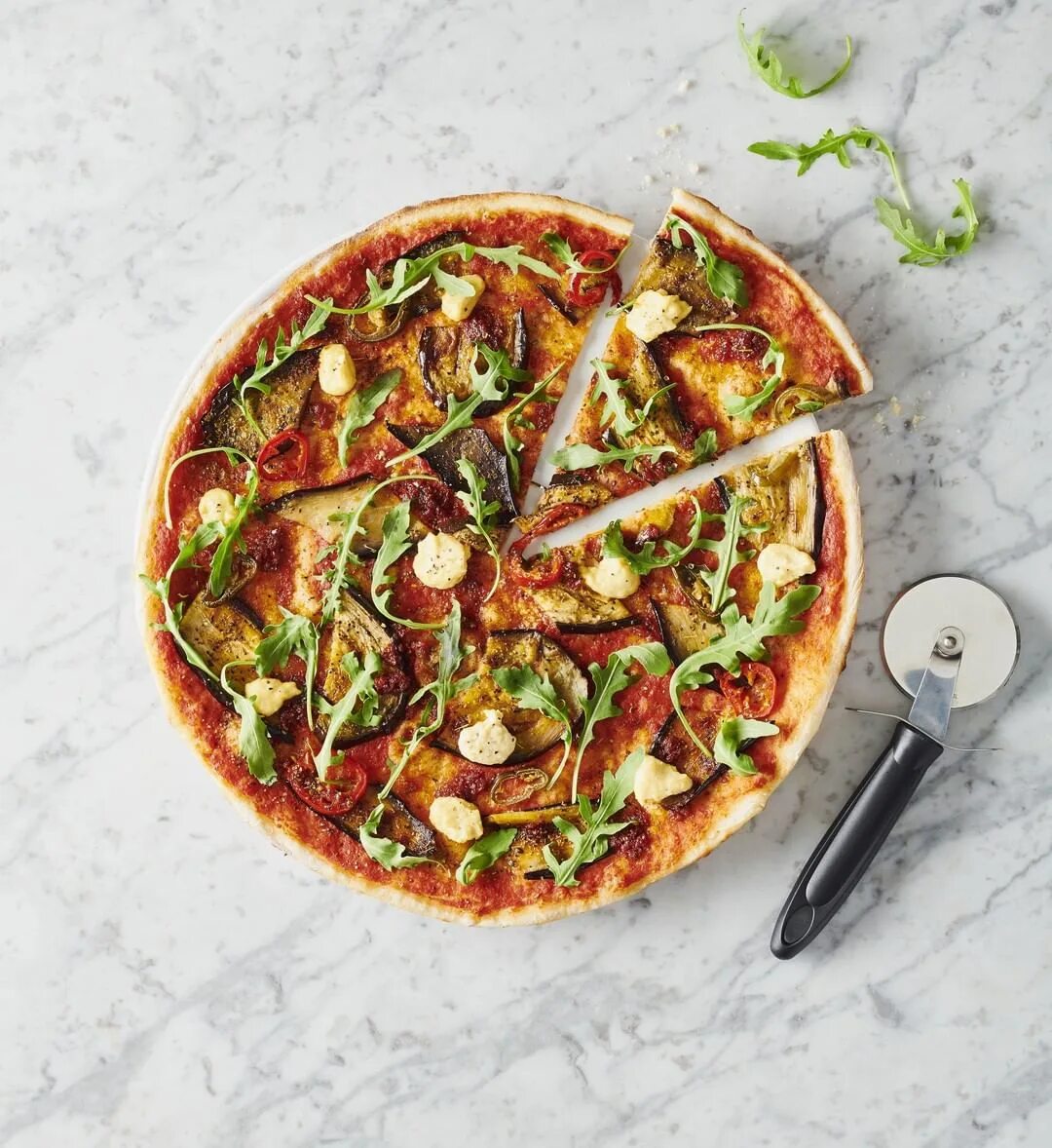 Пицца пепперони с базиликом. Pizza md. "пицца". Пицца ассорти. Настоящая итальянская пицца.