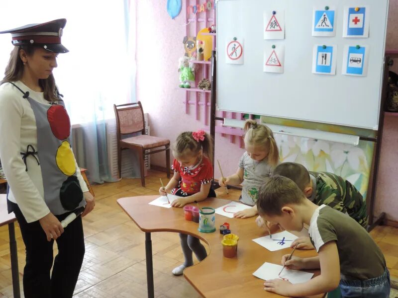 Фото грамотный пешеход. Рыбинск школа дети. Грамотный пешеход акция ГИБДД.