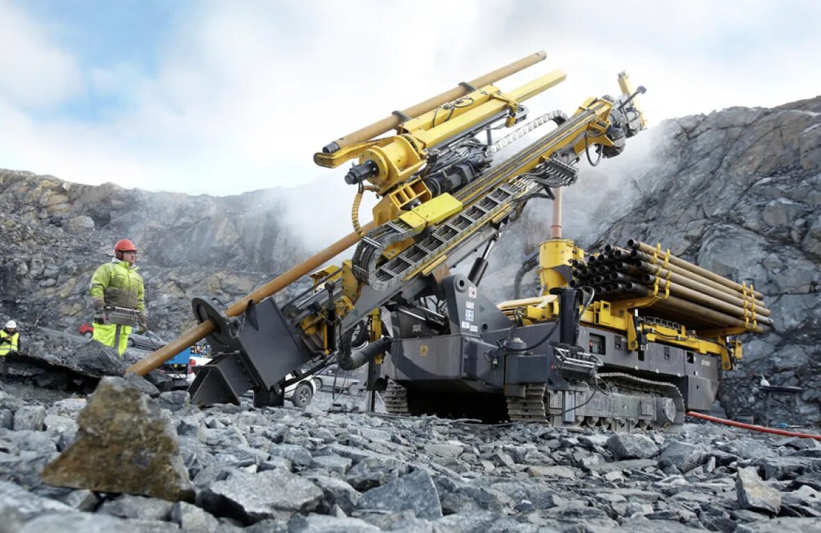 Буровые станки. Закономерности разрушения горных пород при бурении. Бурения горных пород. Sandvik leopard di650i. Классификация породоразрушающего инструмента.