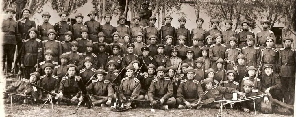 Кыргызские картины. Восточный туркестан население. Медали восточной пруссии. Восток туркестанская. Восток туркестанская.