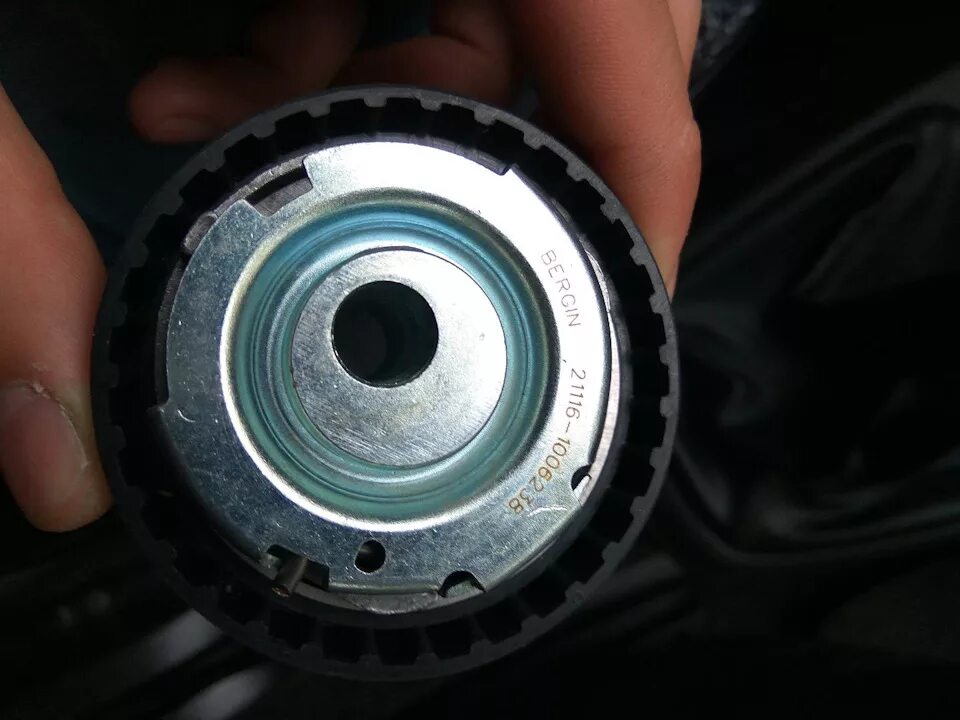 Ролик натяжной гранта 8 клапанная. Ремень грм гранта 8 клапанная. Ролик натяжителя лада калина 1. Ролик натяжной гранта 8 клапанная. Комплект грм gates k015670xs.